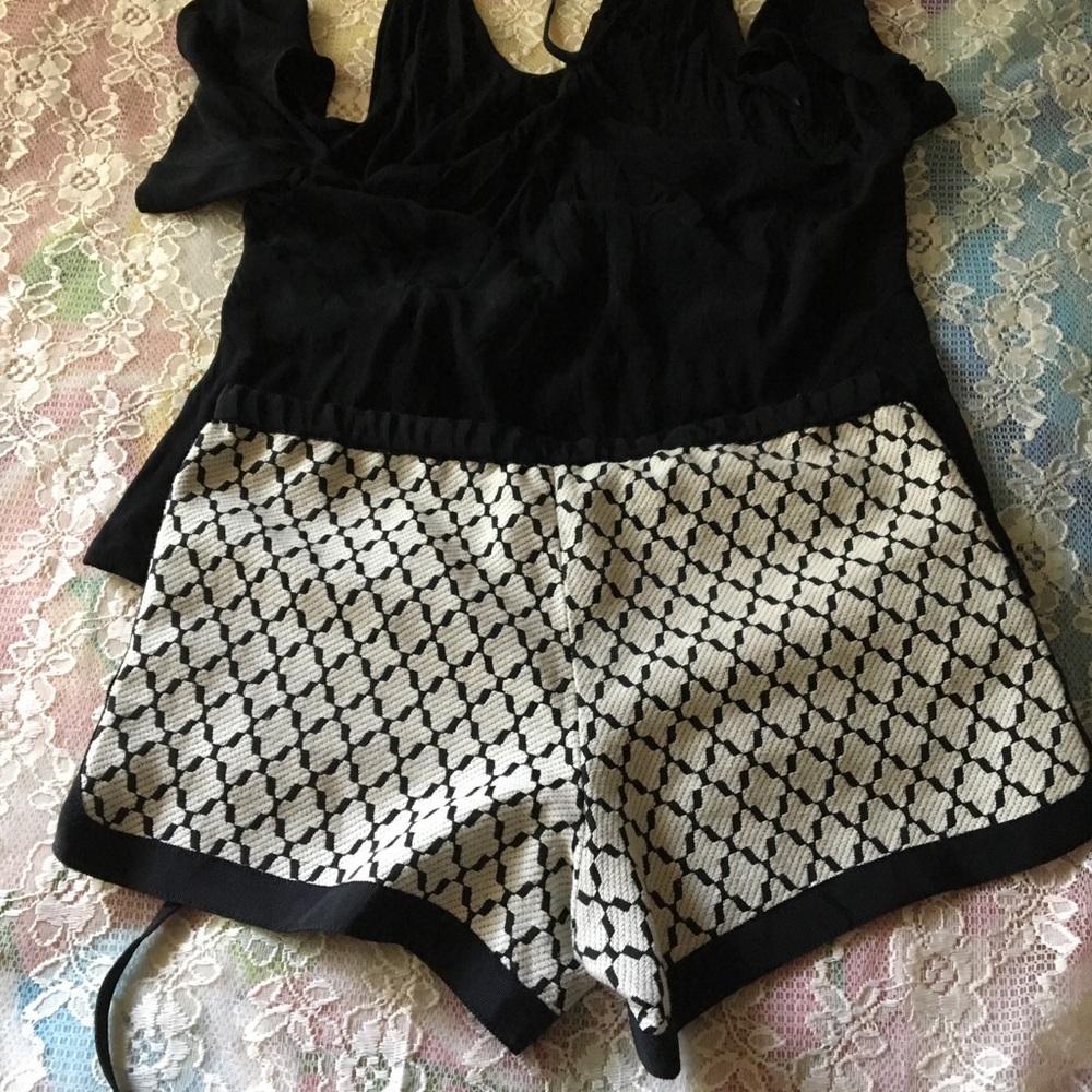 Shorts - Picture 5 of 6